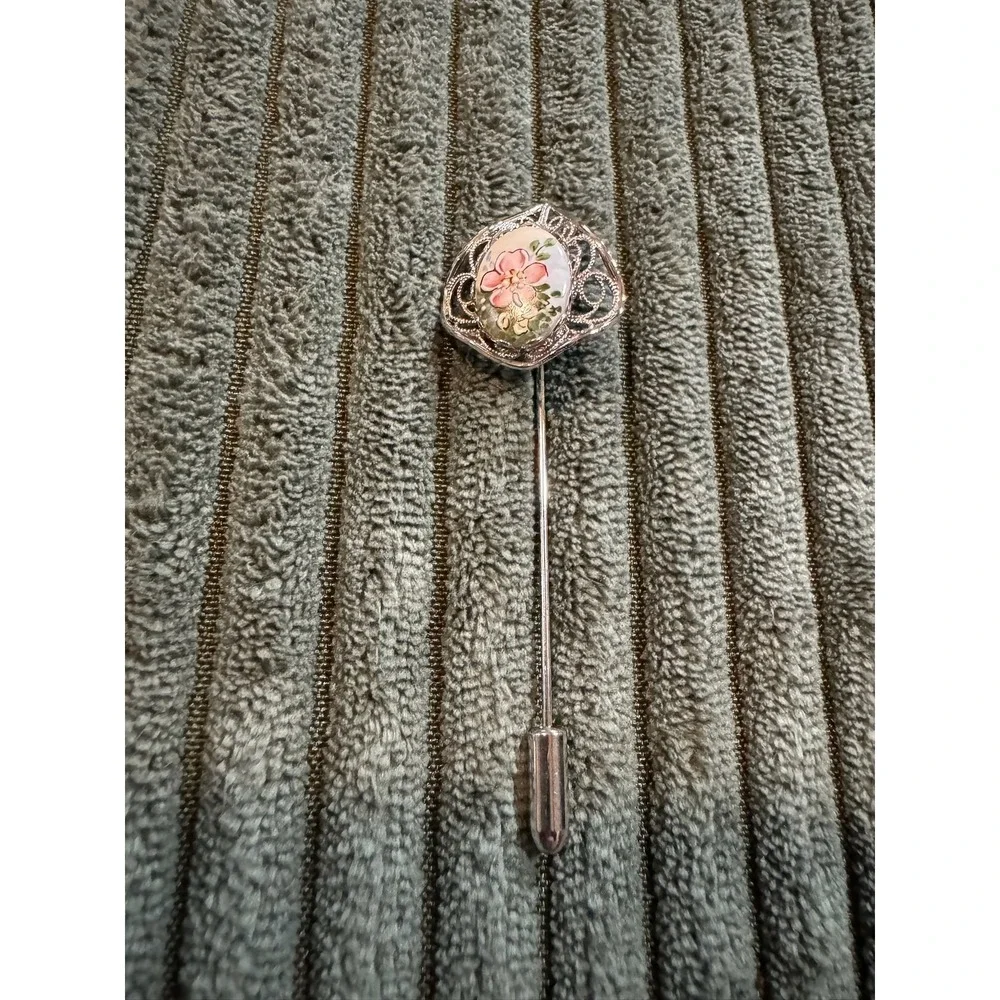 Floral Lapel‎ Stick Pin Brooch Silver Tone Teardrop Design Women's Jewelry